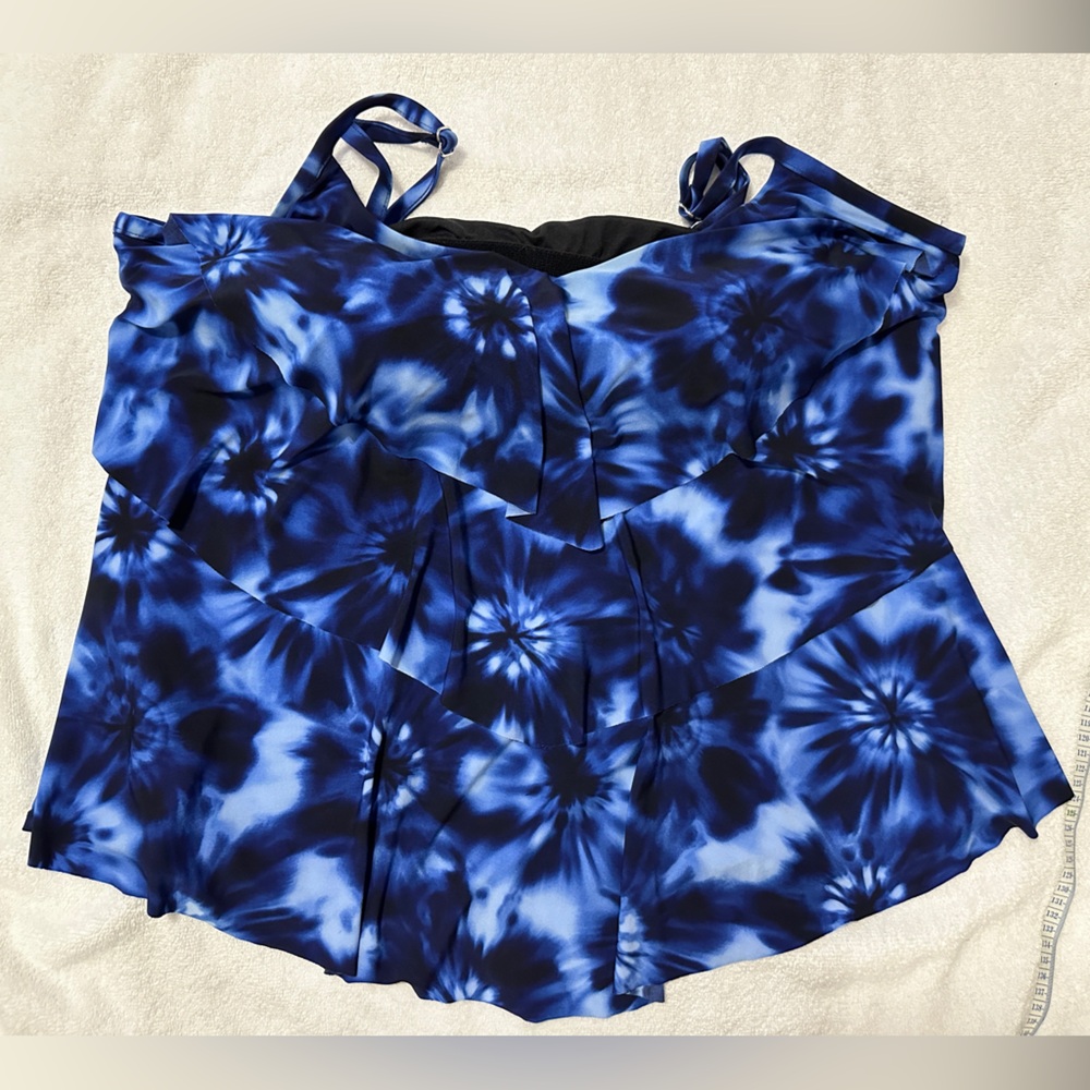 Women’s Aqua Green size 24W blue tie-dye designed, tiered Tankini! Fantastic!